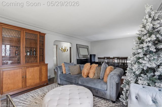 20096 Shrewsbury Road, Detroit, MI 48221