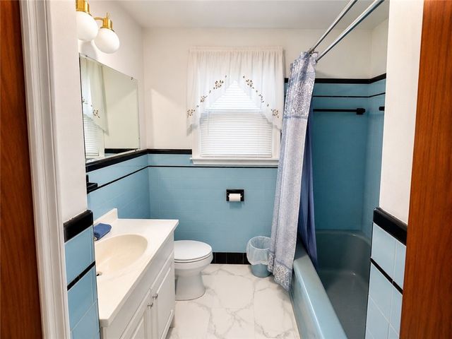 16 Sandra Drive, North Kingstown, RI 02852