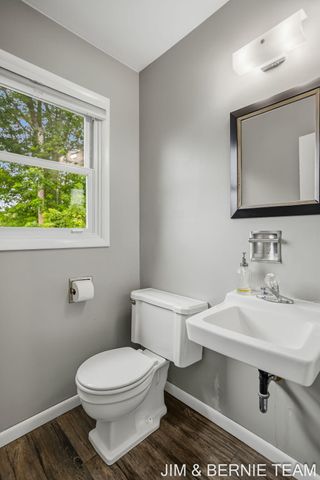 18019 Mohawk Drive, Spring Lake, MI 49456
