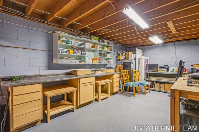 18019 Mohawk Drive, Spring Lake, MI 49456