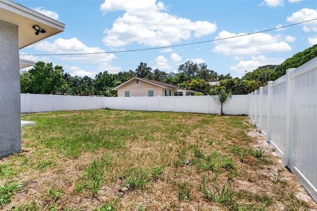 2080 DOUGLAS AVENUE, Clearwater, FL 33755