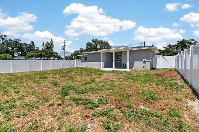 2080 DOUGLAS AVENUE, Clearwater, FL 33755