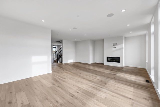 1144 BROOKWOOD DRIVE, Green Bay, WI 54304