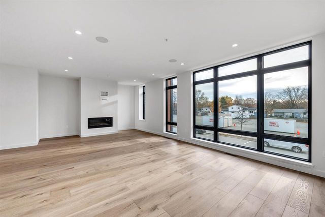 1144 BROOKWOOD DRIVE, Green Bay, WI 54304