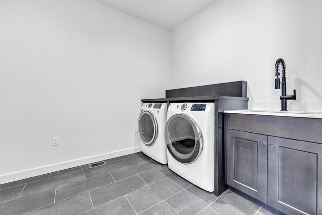 1144 BROOKWOOD DRIVE, Green Bay, WI 54304