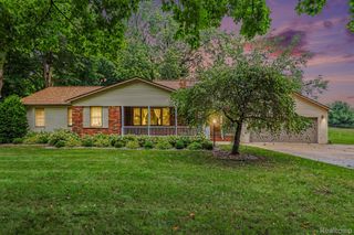 1030 W Livingston Road, Highland Charter Township, MI 48357
