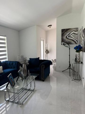 17995 31ST Road N, Loxahatchee, FL 33470