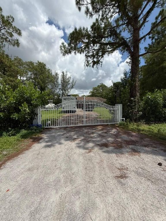 17995 31ST Road N, Loxahatchee, FL 33470
