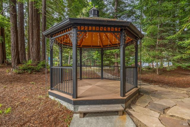 16611 Pearl Ranch Rd, Fort Bragg, CA 95437