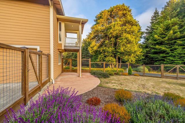 16611 Pearl Ranch Rd, Fort Bragg, CA 95437