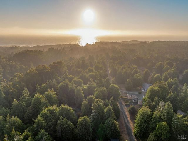 16611 Pearl Ranch Rd, Fort Bragg, CA 95437