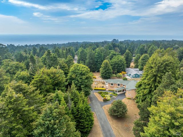 16611 Pearl Ranch Rd, Fort Bragg, CA 95437