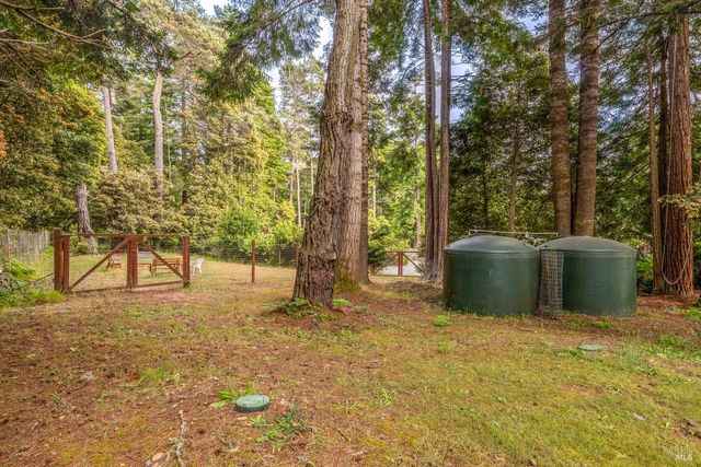 16611 Pearl Ranch Rd, Fort Bragg, CA 95437