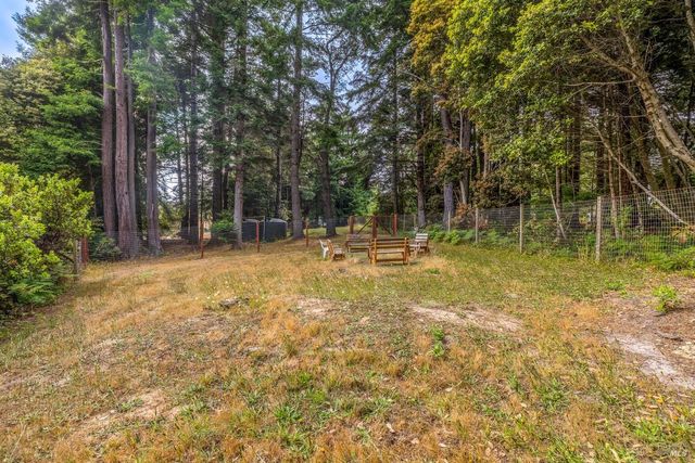 16611 Pearl Ranch Rd, Fort Bragg, CA 95437