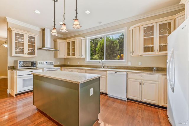 16611 Pearl Ranch Rd, Fort Bragg, CA 95437