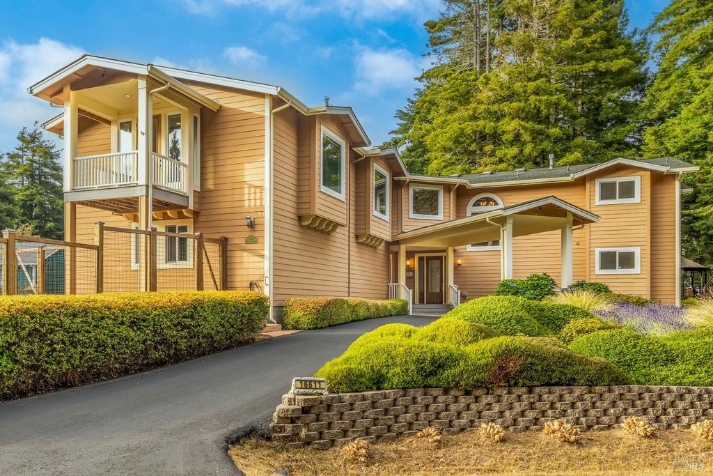 16611 Pearl Ranch Rd, Fort Bragg, CA 95437