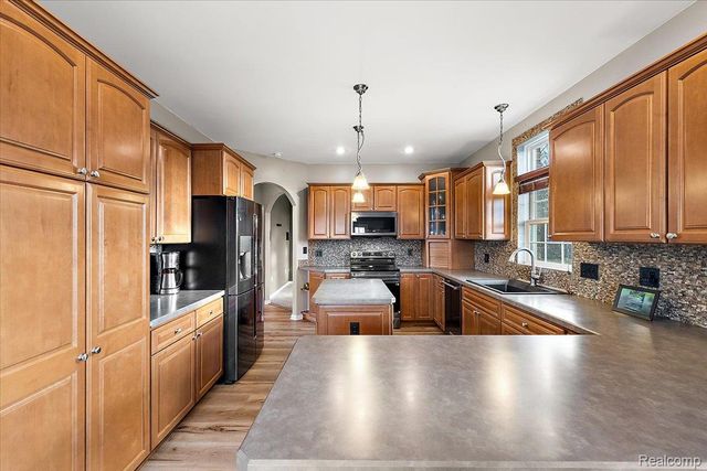 5035 Hidden Ridge Drive, Hadley Township, MI 48455