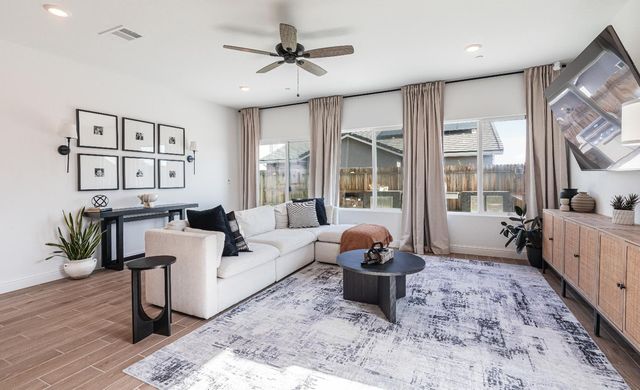 379 Aria S, Madera, CA 93636