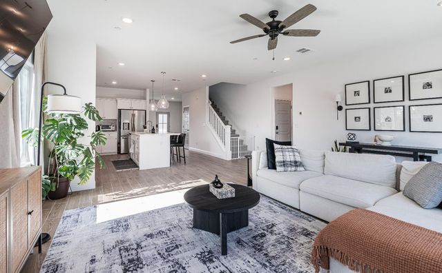 379 Aria S, Madera, CA 93636