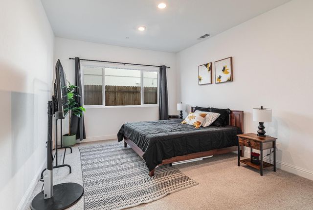 379 Aria S, Madera, CA 93636