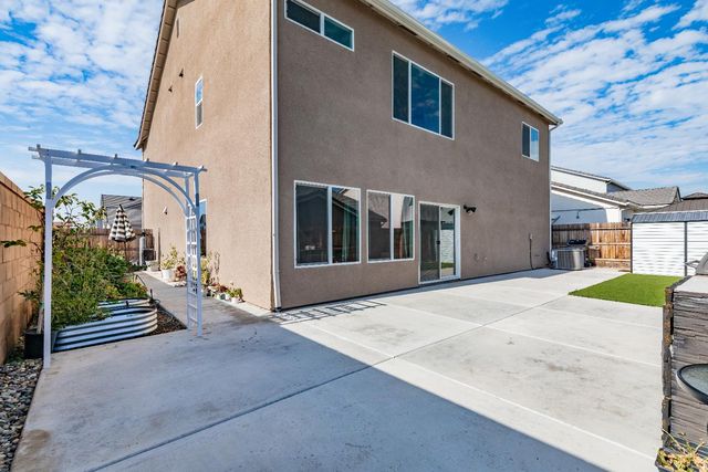 379 Aria S, Madera, CA 93636