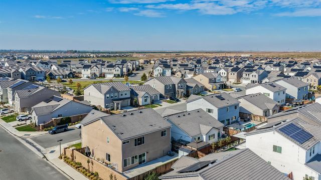 379 Aria S, Madera, CA 93636