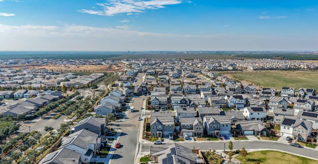 379 Aria S, Madera, CA 93636