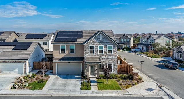 379 Aria S, Madera, CA 93636