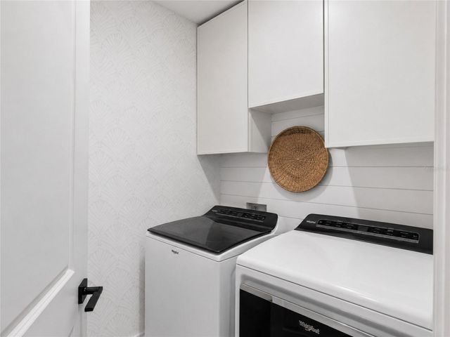 3262 HILLTOP CIRCLE, Bradenton, FL 34211