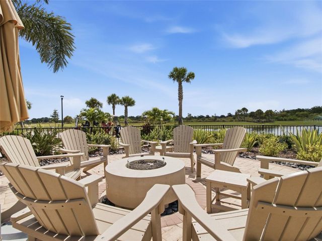 3262 HILLTOP CIRCLE, Bradenton, FL 34211