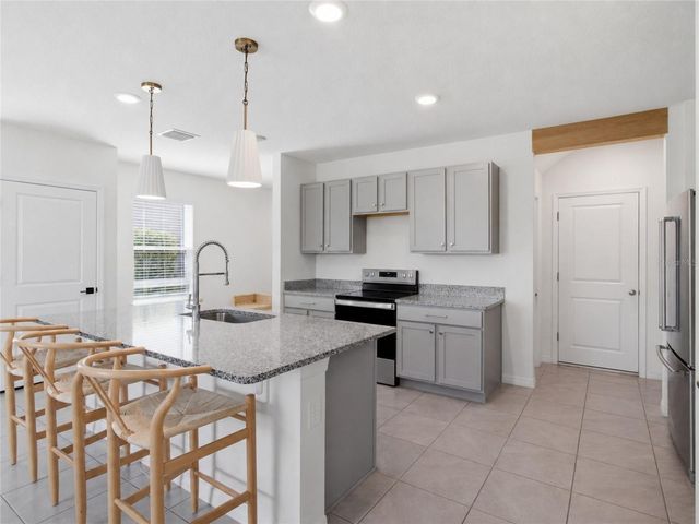 3262 HILLTOP CIRCLE, Bradenton, FL 34211