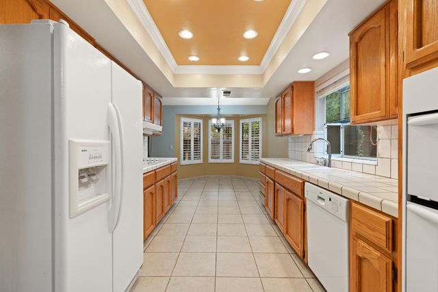 2025 Dorset Ln, Modesto, CA 95355