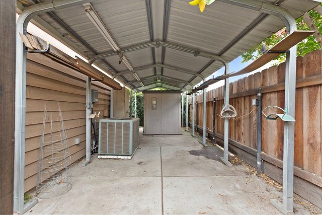 2025 Dorset Ln, Modesto, CA 95355