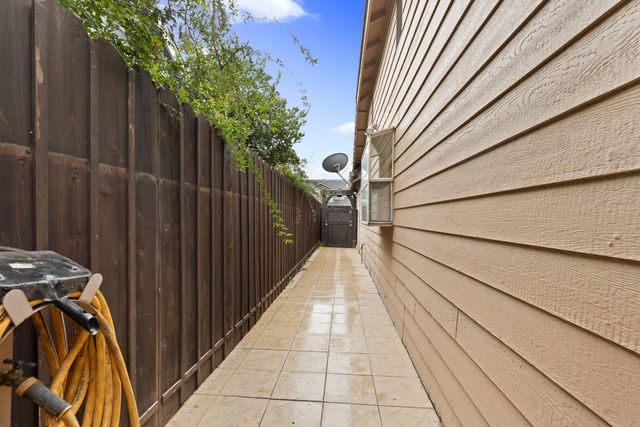 2025 Dorset Ln, Modesto, CA 95355