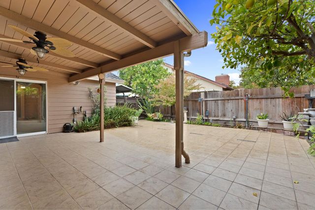 2025 Dorset Ln, Modesto, CA 95355