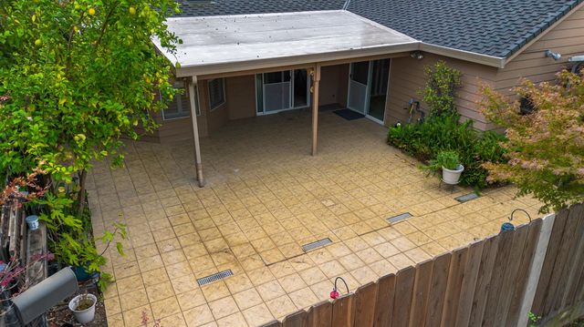 2025 Dorset Ln, Modesto, CA 95355