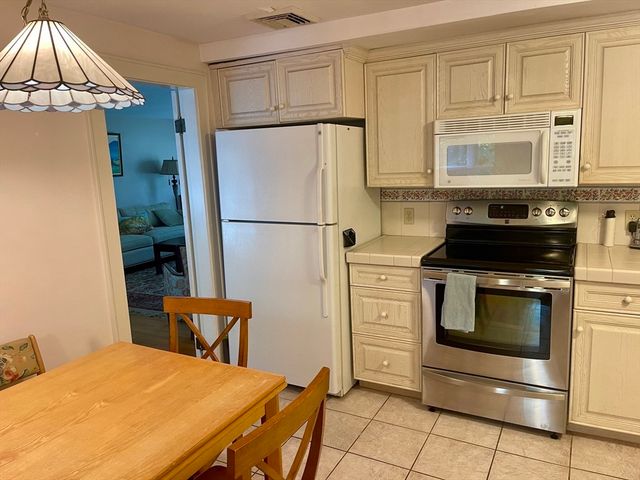 1154 High Street, Westwood, MA 02090