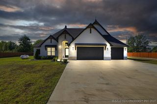 8310 S 301 Street E, Broken Arrow, OK 74014