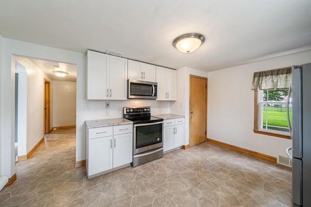 408 W LINCOLN AVENUE, Little Chute, WI 54140