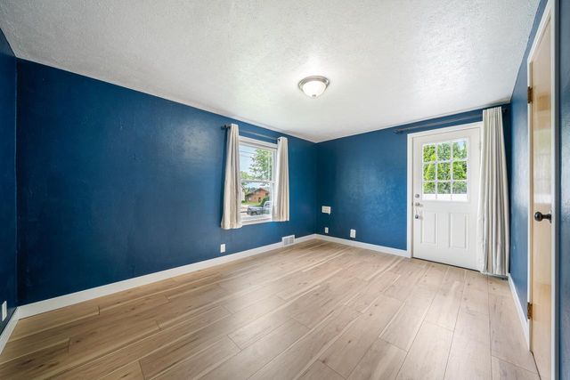408 W LINCOLN AVENUE, Little Chute, WI 54140