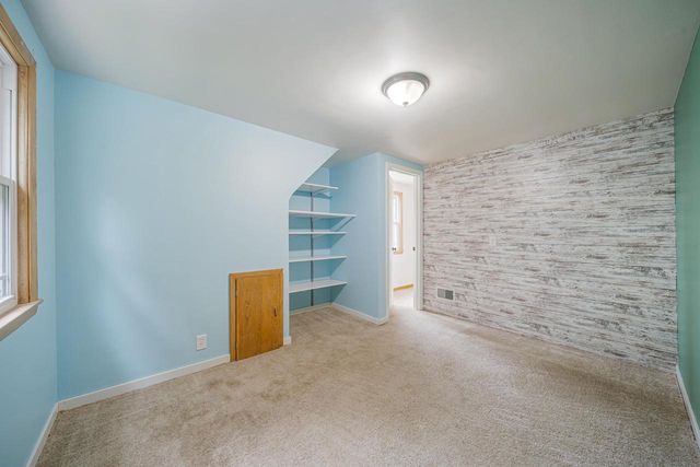408 W LINCOLN AVENUE, Little Chute, WI 54140
