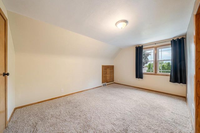 408 W LINCOLN AVENUE, Little Chute, WI 54140