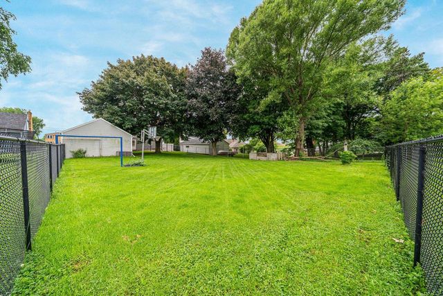 408 W LINCOLN AVENUE, Little Chute, WI 54140