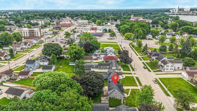 408 W LINCOLN AVENUE, Little Chute, WI 54140