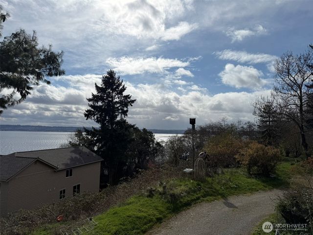 4725 SW 244th Street, Vashon, WA 98070