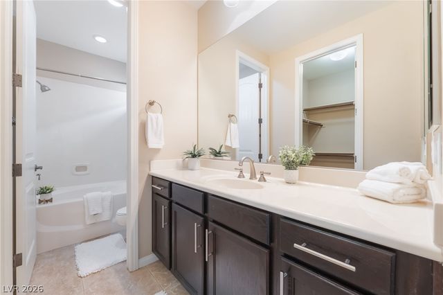 10242 Timberline Peak Avenue, Las Vegas, NV 89166
