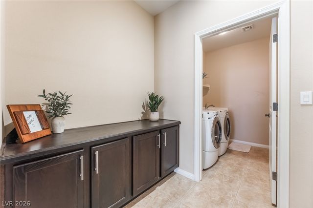 10242 Timberline Peak Avenue, Las Vegas, NV 89166