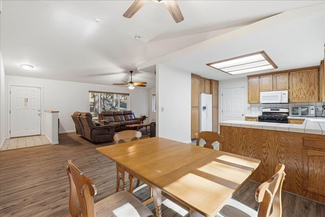 5524 Daisy Dr, Pollock Pines, CA 95726