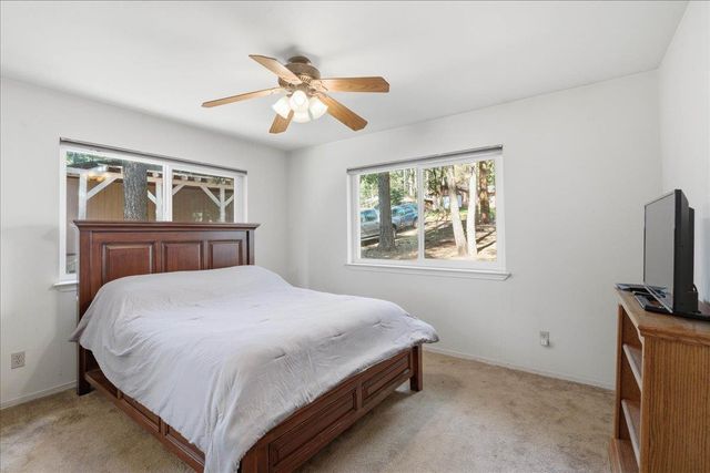 5524 Daisy Dr, Pollock Pines, CA 95726