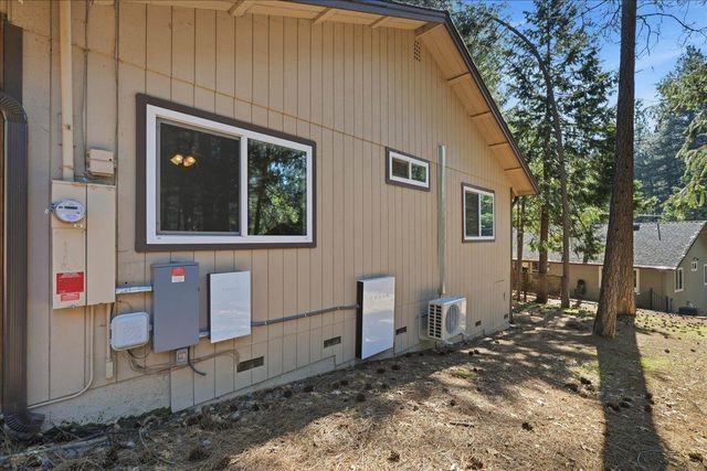 5524 Daisy Dr, Pollock Pines, CA 95726